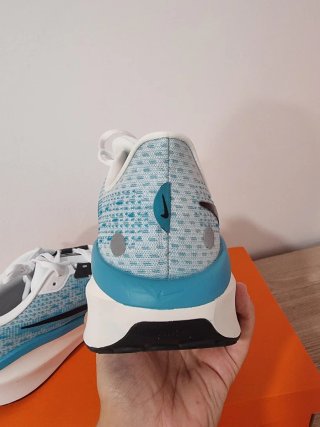 T45,5 Nike Vomero 17 Azul/Blanco