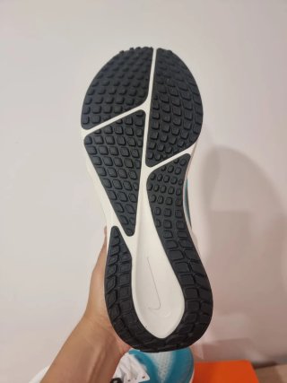 T45,5 Nike Vomero 17 Azul/Blanco
