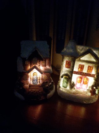 Set de 4 Casitas Decorativas con Luz