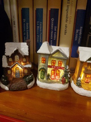 Set de 4 Casitas Decorativas con Luz
