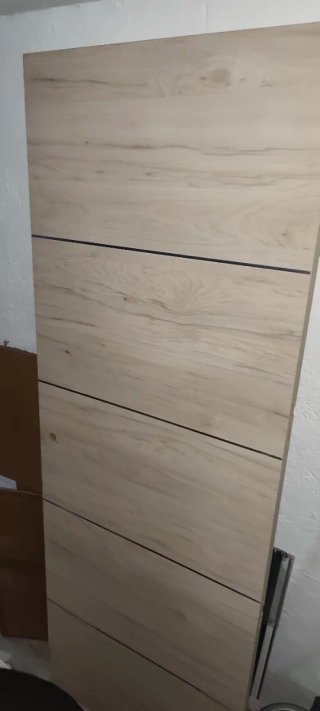 Puerta de Interior con Acabado en Madera
