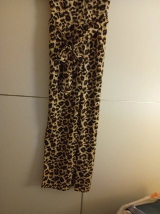 Mono estampado leopardo con cinturón