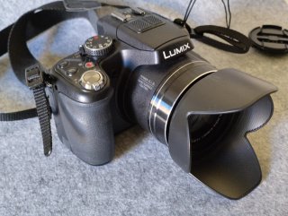 Panasonic Lumix FZ200 Cámara + Caja + SD
