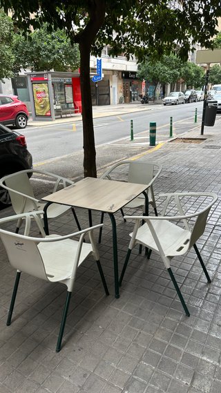 Conjunto de Mesa y 4 Sillas de Exterior