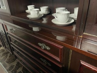 Conjunto de Comedor Clásico Madera Maciza, nogal.