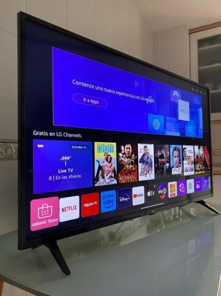 Como nuevo- Smart TV LG 55 " 4K - Con mando