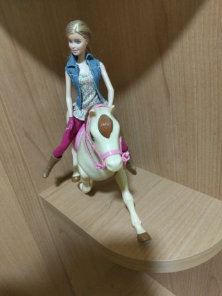 Muñeca Barbie con Caballo