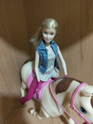 Muñeca Barbie con Caballo