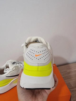 T47 Nike Structure 26 blancas/amarillas