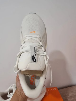 T47 Nike Structure 26 blancas/amarillas