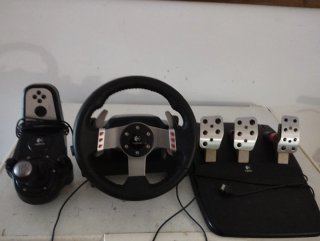 Volante Logitech G27 con Pedales y Palanca