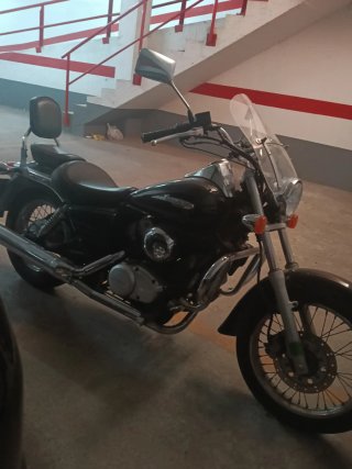 Honda Shadow 125 Custom Negra