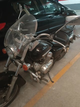 Honda Shadow 125 Custom Negra
