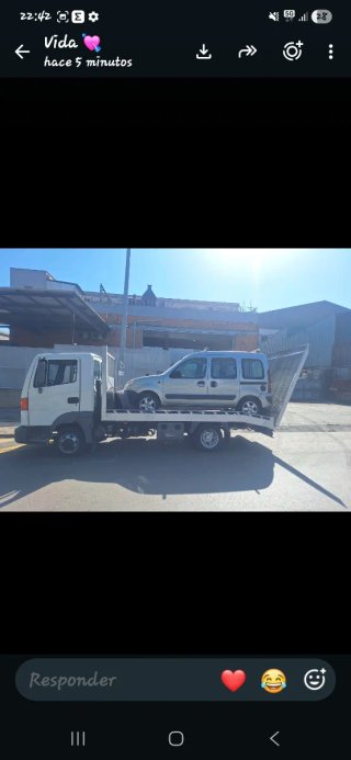 Nissan Atleon 2005