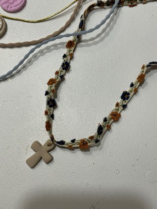 Medalla virgen y cruz