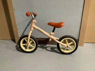 Bicicleta de equilibrio infantil beige