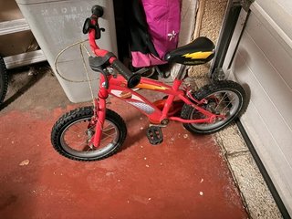 Bicicleta Infantil Cars Rayo McQueen + Ruedines