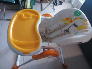 Trona infantil con estampado de jirafas