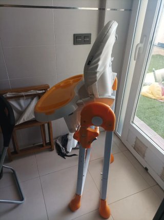 Trona infantil con estampado de jirafas