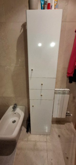 Columna de baño blanca
