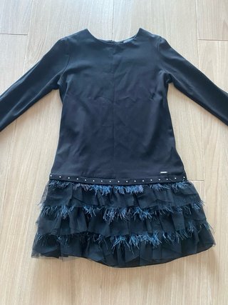 Vestido negro punto con volantes