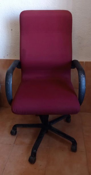 Silla de oficina con ruedas