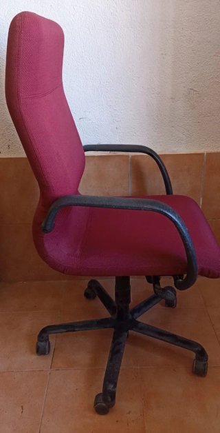 Silla de oficina con ruedas