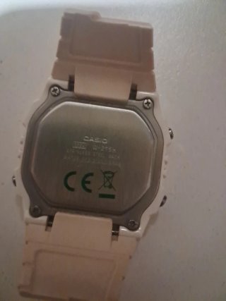 Reloj Casio Beige