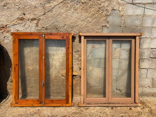 Recibidor con Espejo y Mueble de Madera