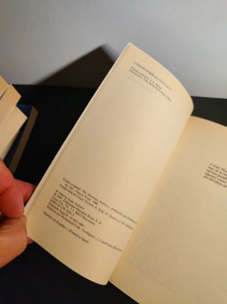 Libros antiguos de ciencia ficción y fantasía.