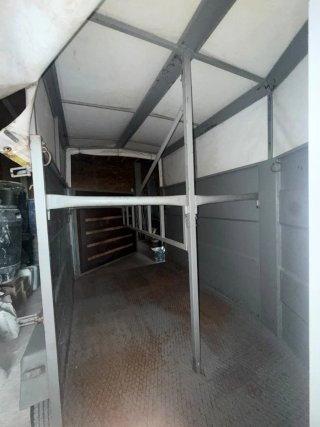Remolque con Toldo y Separadores