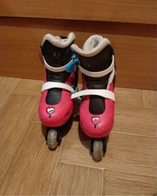 Patines Monster High Rosas