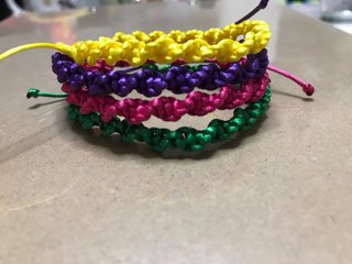 Pulseras macramé colores y grosores varios