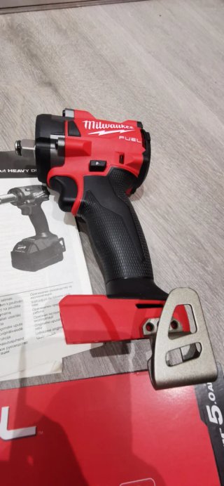 Llave de impacto Milwaukee M18 Fuel 1/2