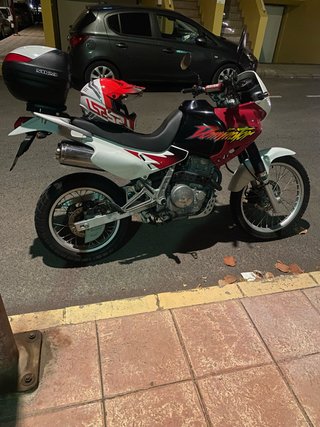Honda Dominator 650 1996