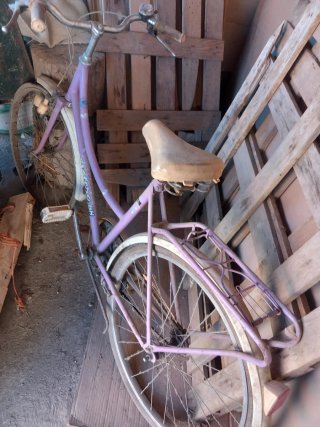Bicicleta BH antigua morada