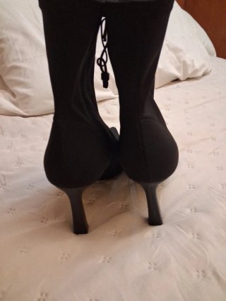 Botines elásticos negros tacón fino
