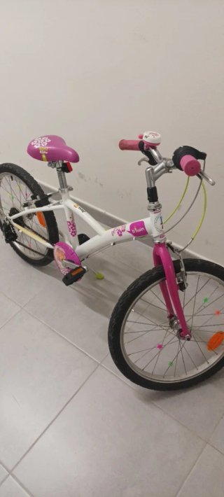 Bicicleta Infantil Btwin Blanca y Rosa
