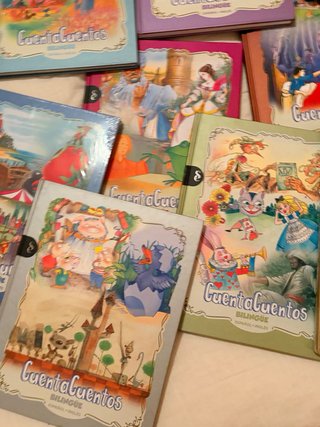 Cuentacuentos bilingüe, español-inglés