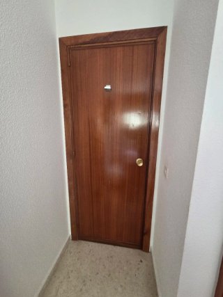9 Puertas de Interior con Marcos y Herrajes