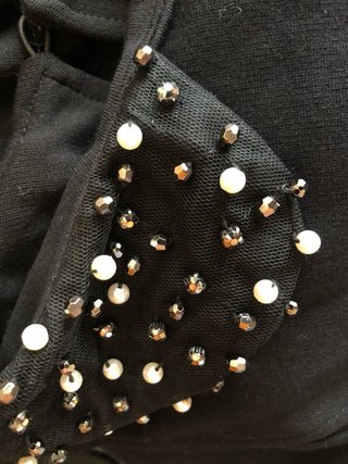 Vestido negro El Corte Inglés con cuello joya