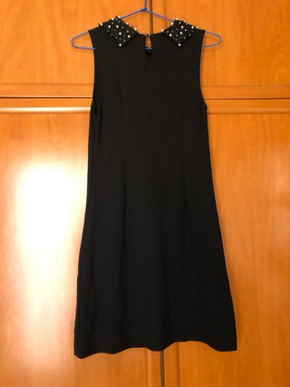 Vestido negro El Corte Inglés con cuello joya