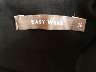 Vestido negro El Corte Inglés con cuello joya