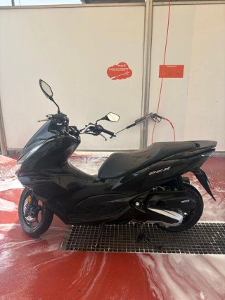 Honda PCX 125 2024 Negra