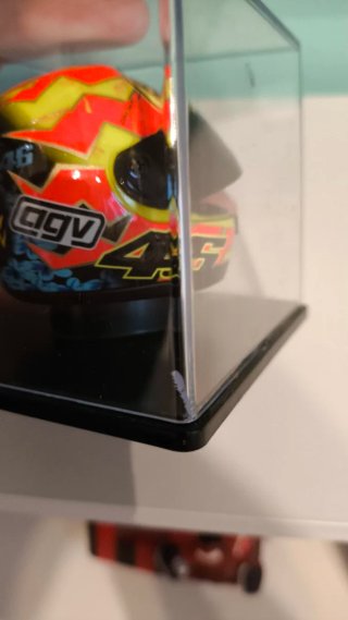 Casco e Moto VR46 Valentino Rossi 2001