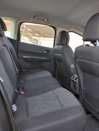 PEUGEOT 3008 Confort 1.6 HDI 112 FAP 5p.