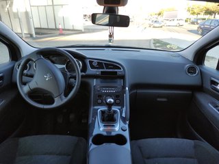 PEUGEOT 3008 Confort 1.6 HDI 112 FAP 5p.