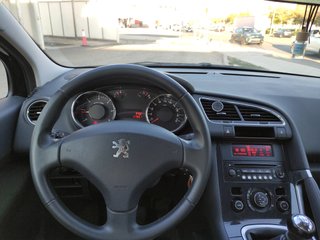 PEUGEOT 3008 Confort 1.6 HDI 112 FAP 5p.