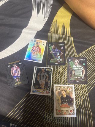 unas cartas de futbol limitadas