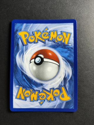Carta Pokémon Goldeen 87 Oscuridad Absoluta ESP
